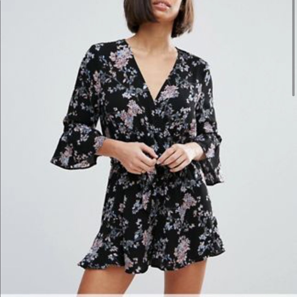 Miss Selfridge Petite Flute Sleeved Romper